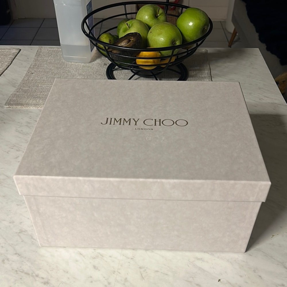 🌸✨✨✨Jimmy Choo Light Gray Shoe Box✨✨😍😍selling as is !!!!!!!🌸🌸🎀🐖🏳️‍⚧️🏳️‍⚧️